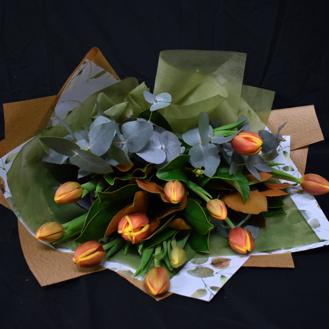 Orange Tulips Bouquet (Standard)