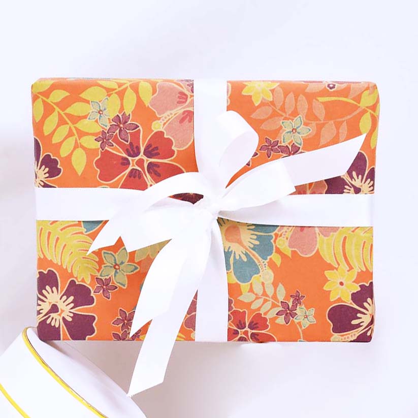 Gift-wrapped Lindt Lindor Chocolate Gift Box 18 pieces