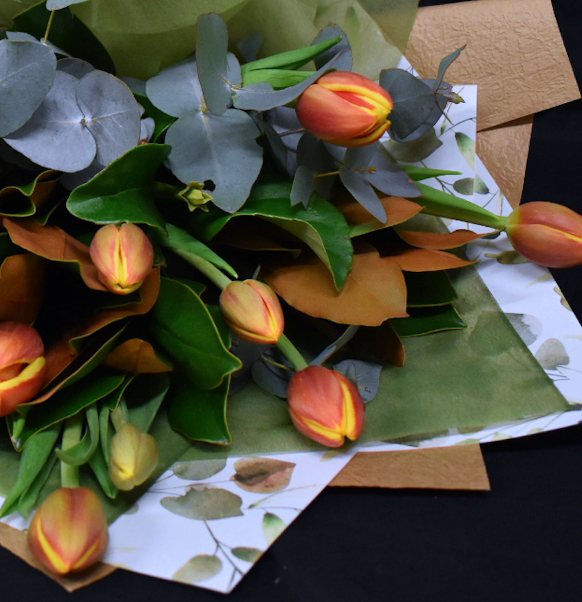 Orange Tulips Bouquet (Standard)