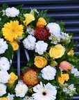 柠檬和百香果馅饼葬礼花花环