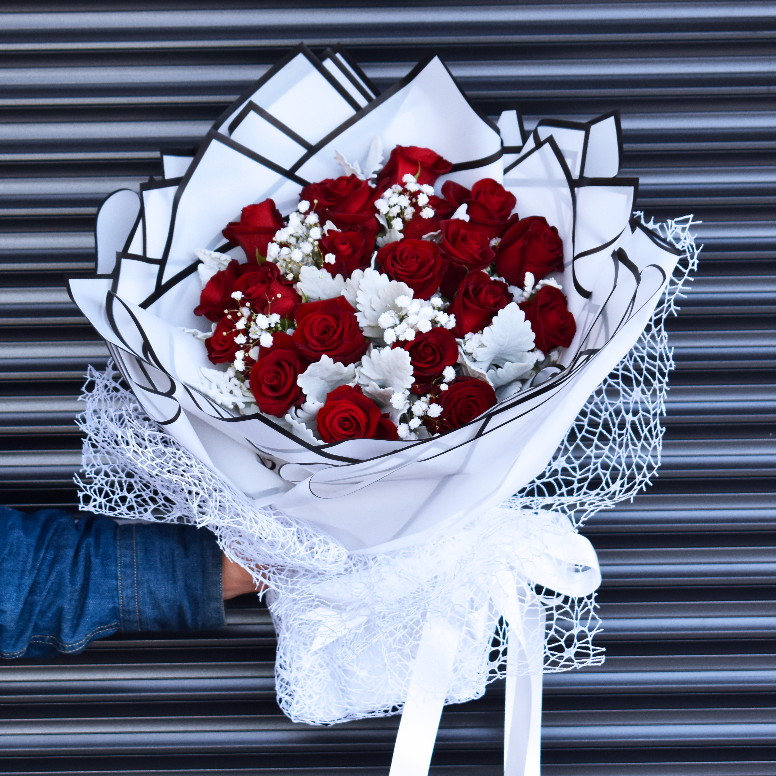 Valentine&#39;s Day Flowers - True Love Red Rose Bouquet