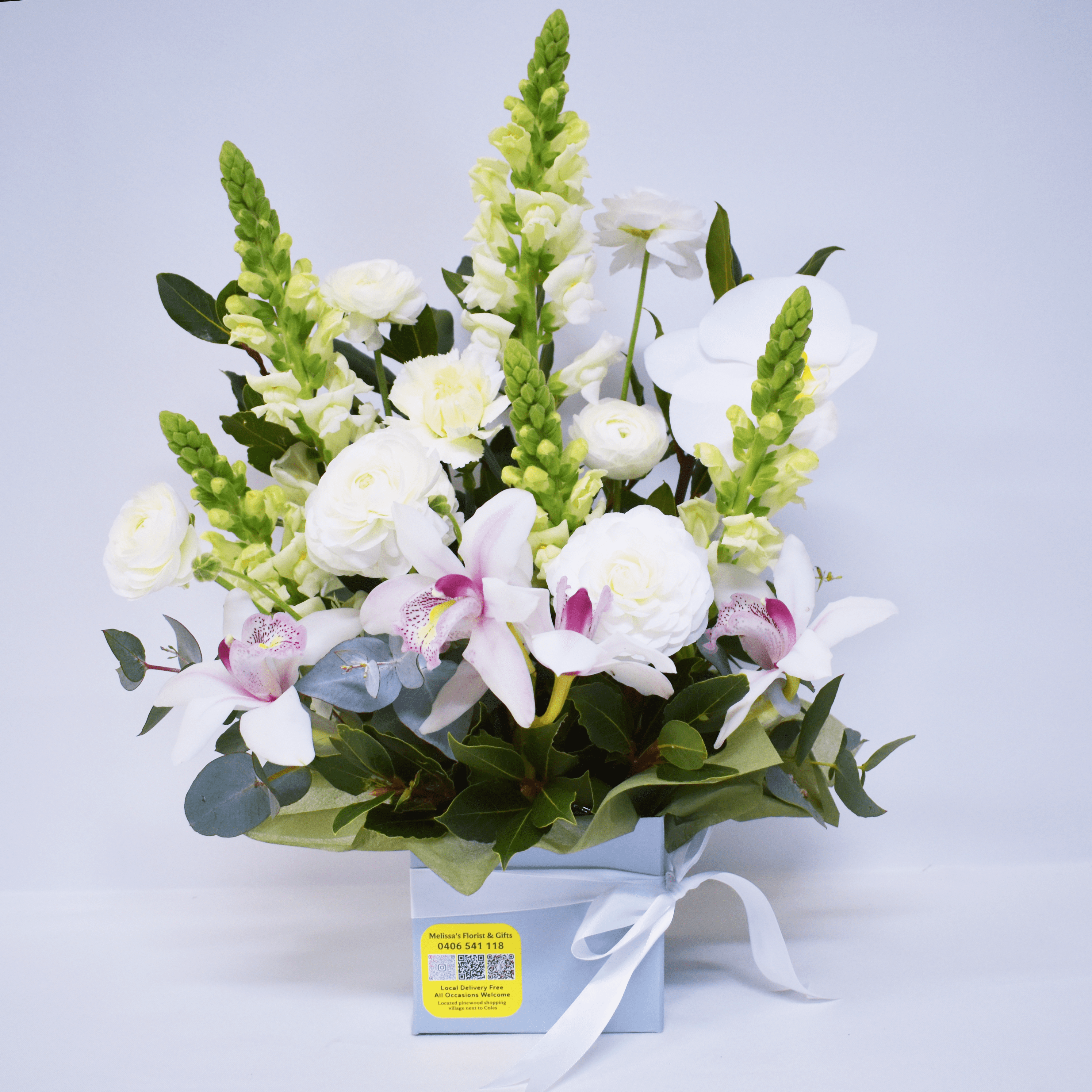 Medium Seasonal White Flowers Box