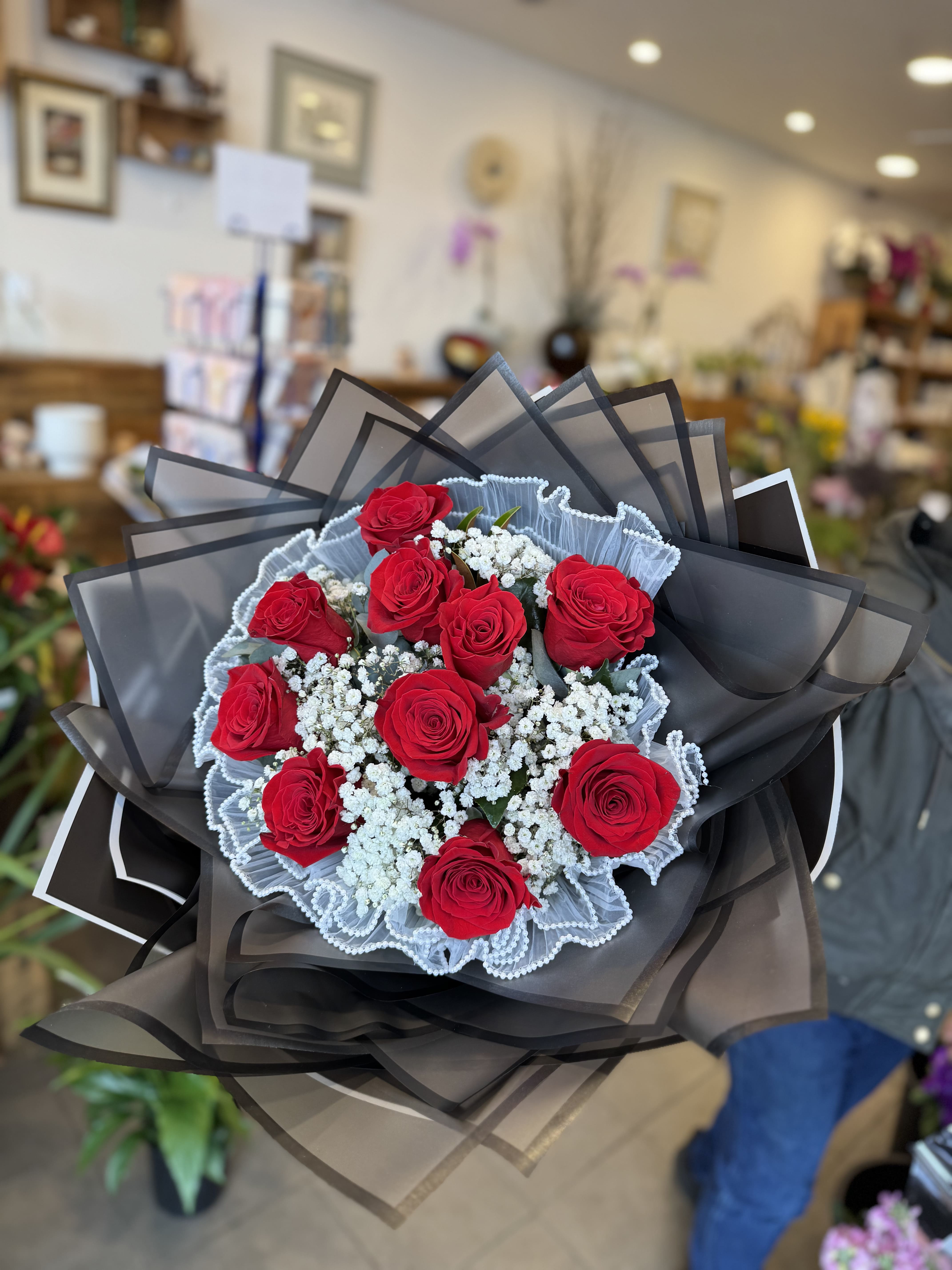 Valentine&#39;s Day Flowers - True Love Red Rose Bouquet